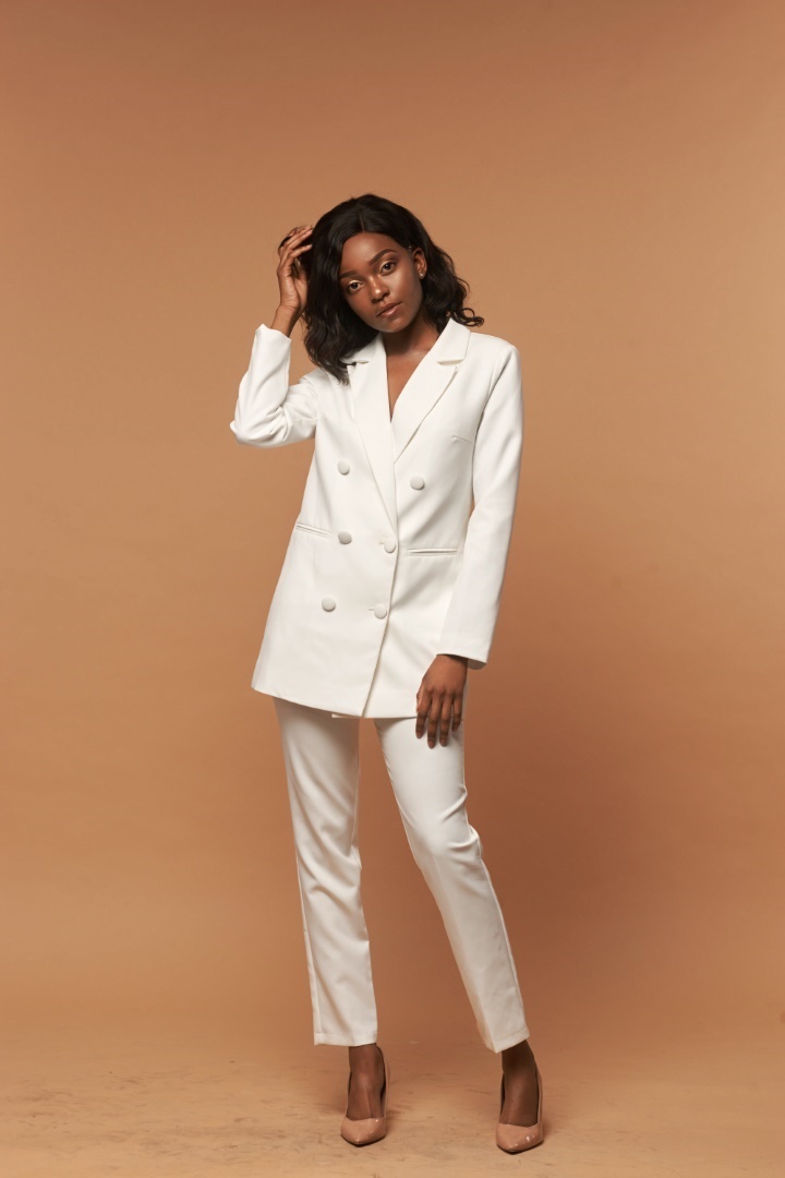 tailleur femme chic blanc